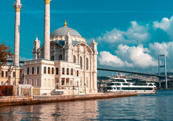 Путешествие по Босфору на яхте в Стамбуле - фото 4