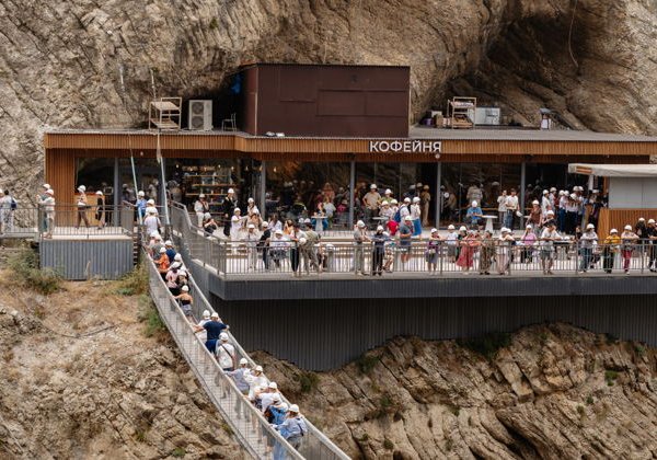 Бархан Сарыкум и Сулакский каньон с прогулкой на катере по водохранилищу - фото 1
