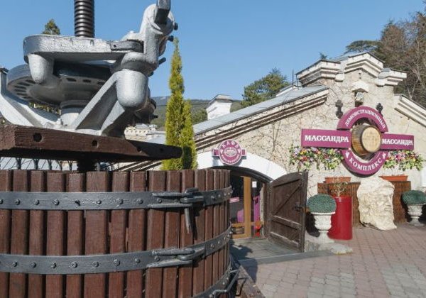 Солнце в бокале: Воронцовский дворец, Ласточкино гнездо и Массандра - фото 2