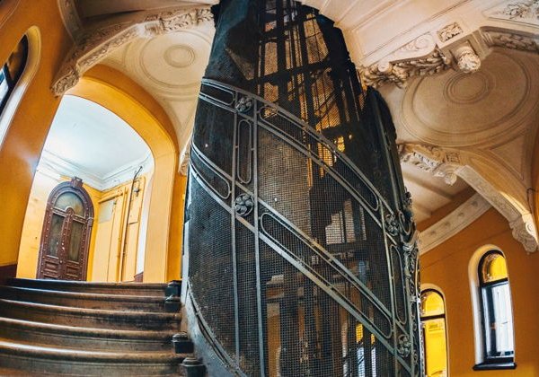 Дворы и Парадные Петербурга - фото 1