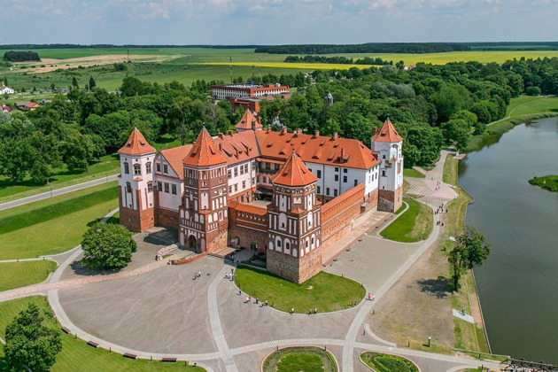 Фото - экскурсия: Трансфер из Минска: экскурсия по замкам Мир и Несвиж с посещением парка Сула