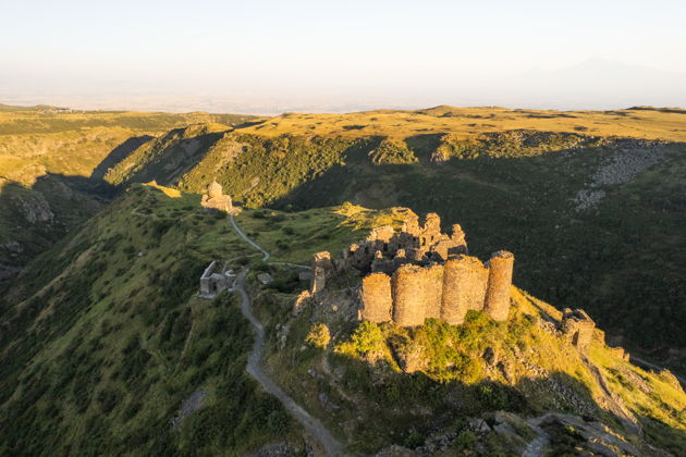 Фото экскурсии - Средневековая Армения и горный дух: Амберд, озеро Кари, Мугни и Аллея букв - 8