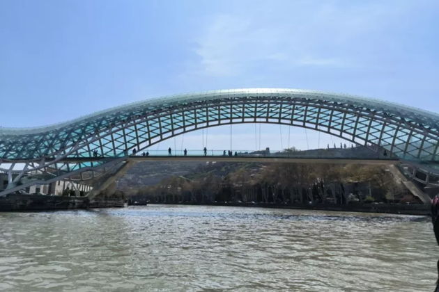 Фото экскурсии - Прогулка на кораблике по реке Куре с экскурсией - 2