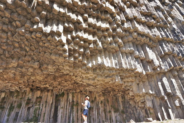Фото экскурсии - Симфония камней и древних храмов: Арка Чаренца и Монастырь Гегард - 6