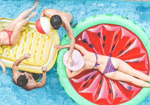 Riva Beach Club — бассейн и частный пляж на острове Пальма Джумейра