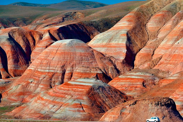 Фото экскурсии - Откройте для себя грязевые вулканы Гобустана, Розовое озеро, Горящую гору, Агатовые горы и продегустируйте икру - 5