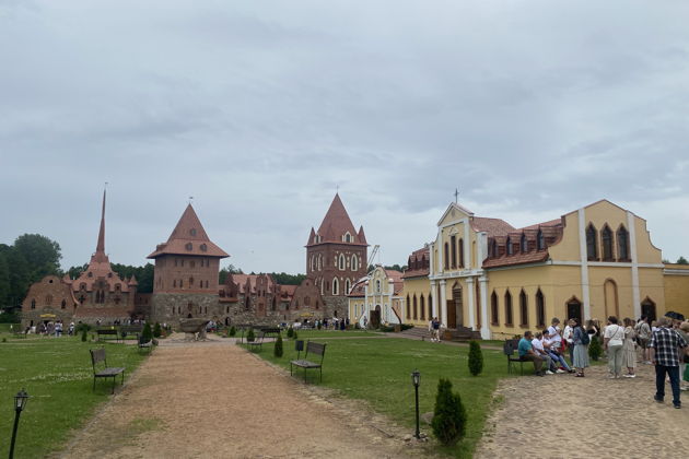 Фото экскурсии - Отправляемся в Несвижский и Мирский замки через усадьбу Сула в стиле Великого княжества - 12