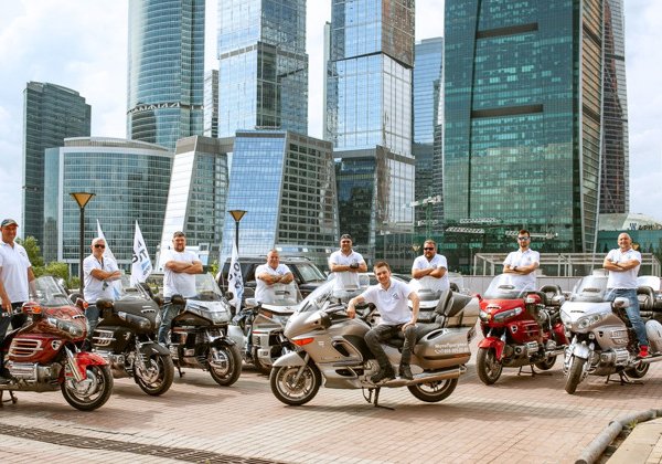Ночная мотопрогулка по легендарным байкерским местам столицы