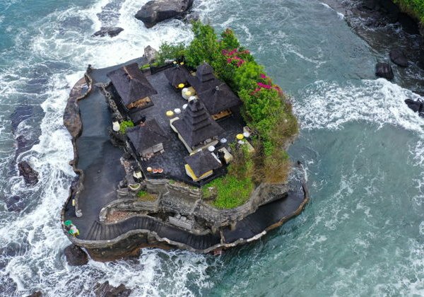 Тур по храмам Бали: Танах лот и Улун Дану Братан (храм на воде) - фото 4