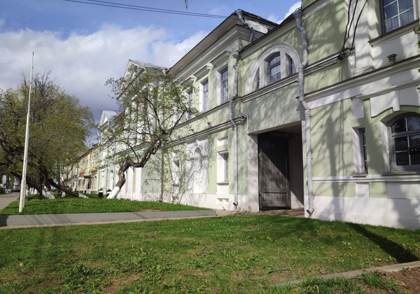 По Твери с Достоевским