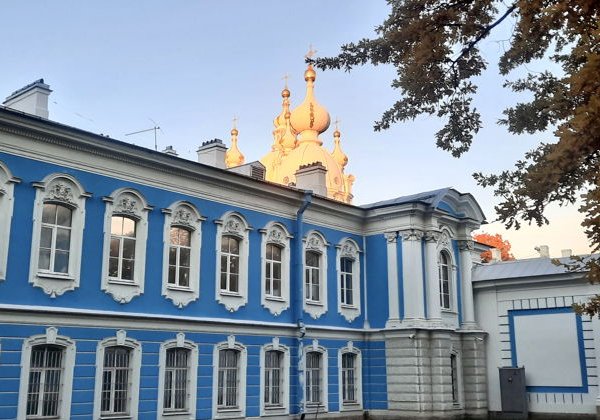Смольный за 300 лет: от Смольного двора до убийства Кирова - фото 3