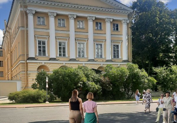 Смольный за 300 лет: от Смольного двора до убийства Кирова - фото 4