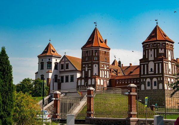 На микроавтобусе в замки Коссово, Несвижа, Мира и назад в Брест или Минск - фото 4