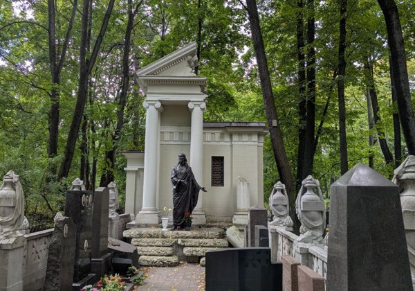 Тени Введенского кладбища: история, судьбы и легенды — пешеходная экскурсия