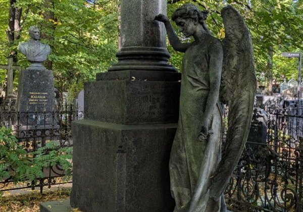 Тени Введенского кладбища: история, судьбы и легенды — пешеходная экскурсия - фото 1