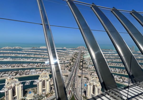 Премиум-день в Дубае: Sky Pool и смотровая площадка Palm Tower - фото 1