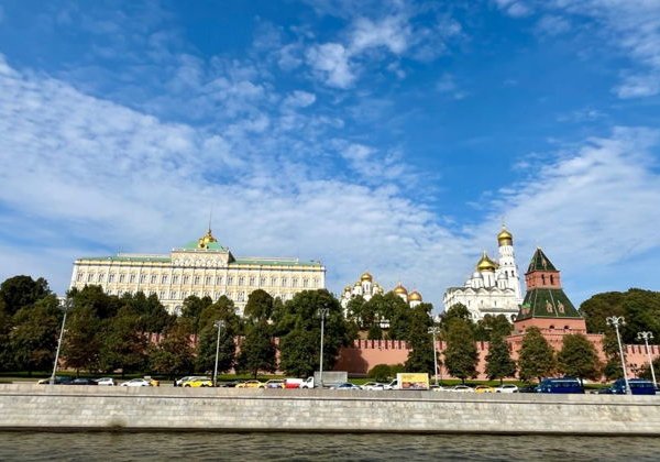 "По самой главной улице Москвы" - круглогодичная речная экскурсия на яхте флотилии "Рэдиссон" - фото 3