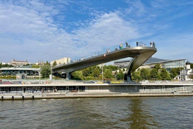 "По самой главной улице Москвы" - круглогодичная речная экскурсия на яхте флотилии "Рэдиссон" - фото 3