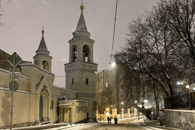 Фото - экскурсия: Ивановская горка остается наиболее колоритным уголком столицы