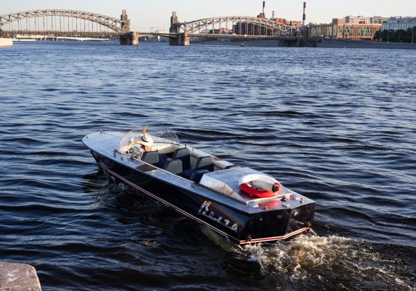 Ночная водная экскурсия «Разводные мосты» Санкт-Петербурга - фото 2