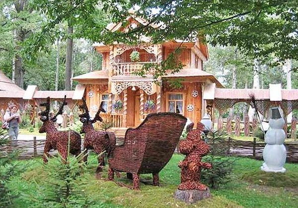 Индивидуальная экскурсия в поместье Деда Мороза на микроавтобусе - фото 1