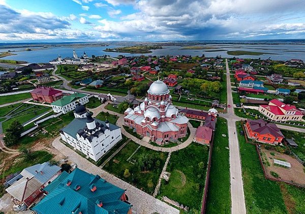 Экскурсия на остров-град Свияжск на транспорте туристов