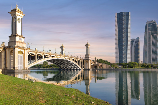 Фото - экскурсия: Путраджая является вторым по значимости городом Малайзии