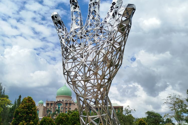 Фото - экскурсия: Путраджая является вторым по значимости городом Малайзии