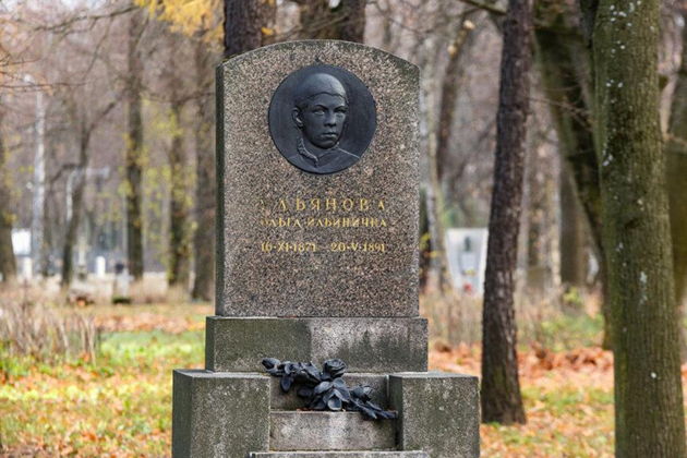 Фото экскурсии - Прогулка по некрополю Литераторские мостки - 4