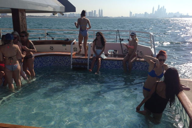 Фото экскурсии - Встреча Нового 2026 года на роскошной яхте Desert Rose - 7