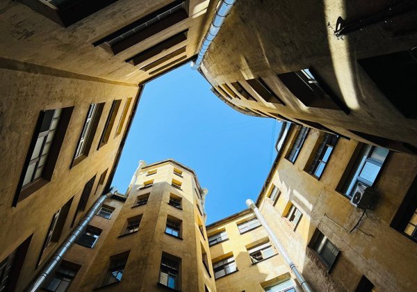 Петроградская сторона: за кулисами парадного Петербурга