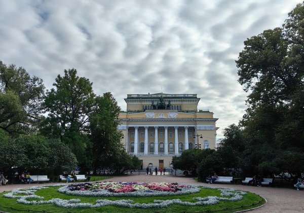Пешеходная обзорная экскурсия по центру Петербурга - фото 1