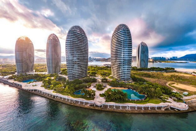 Фото - экскурсия: Прогулка на вертолете над бухтой Хайтан с панорамой на отель Атлантис