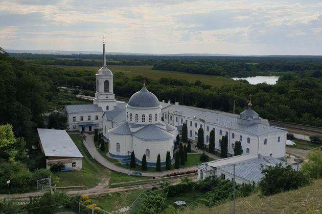 Фото экскурсии - Раскрывая тайны подземных храмов: путешествие в Дивногорье и Костомарово на туристическом транспорте - 12