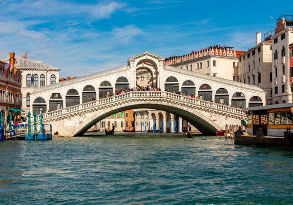 Прогулка на гондоле по Гранд-каналу с комментариями в приложении - фото 4