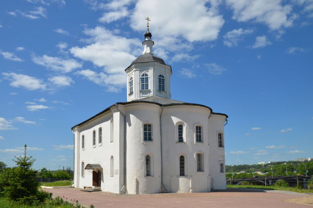 Фото экскурсии - Смоленск прогулка по старинным церквям могучим стенам крепости и летописи города защитника - 1