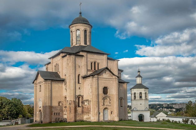 Фото экскурсии - Смоленск прогулка по старинным церквям могучим стенам крепости и летописи города защитника - 12
