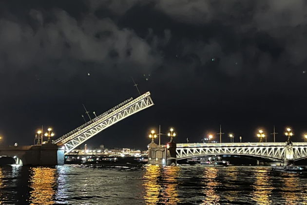 Фото экскурсии - Ночная прогулка по Петербургу: белые ночи и подъемные мосты - 5