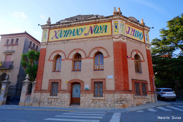 Фото экскурсии - Поездка из Барселоны в город кавы и шоколада на поезде - 1