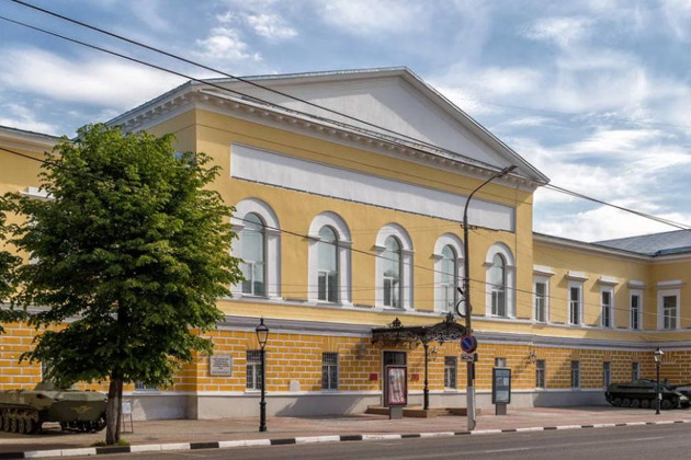 Фото - экскурсия: Автобусная экскурсия по городу с визитом в музей военной техники Воздушно-десантных войск