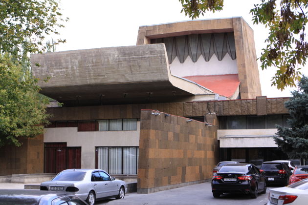 Фото экскурсии - Советский модернизм Еревана: авторская прогулка с художником-авангардистом - 2