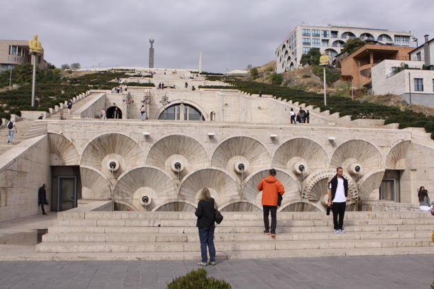 Фото экскурсии - Советский модернизм Еревана: авторская прогулка с художником-авангардистом - 4