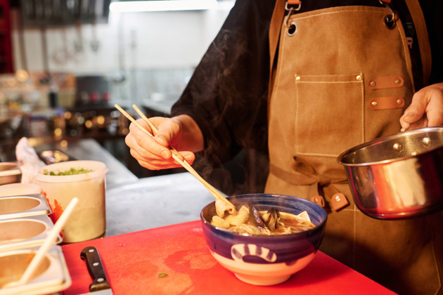 Фото - экскурсия: Создай японский рамен и распиши собственную миску на кулинарном мастер-классе