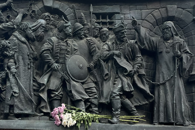 Фото - экскурсия: Триумфы русской души: прогулка по мемориалам Александровского сада