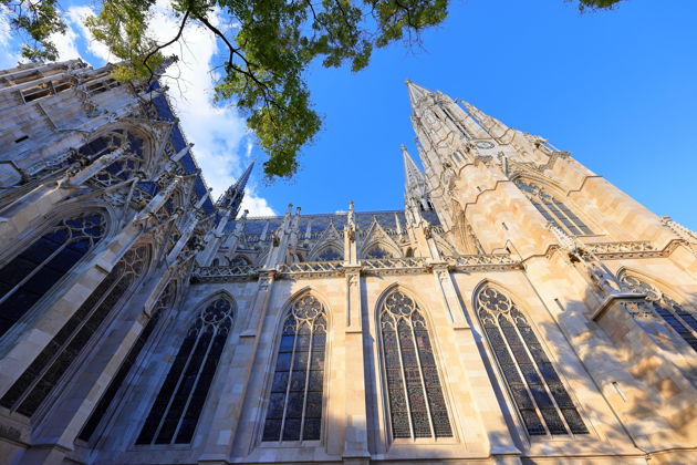 Фото экскурсии - Билет на захватывающее световое представление в Венской Вотивкирхе - 6