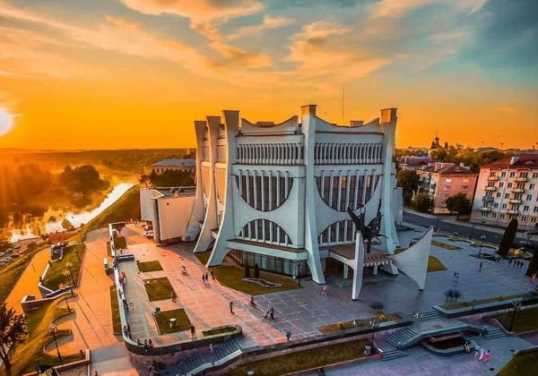Обзорная экскурсия по Гродно с трансфером из Бреста на микроавтобусе - фото 1