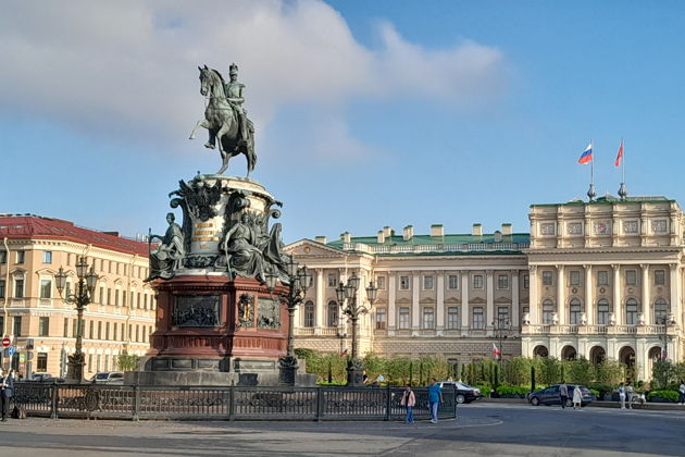 Фото экскурсии - Автомобильная прогулка по главным достопримечательностям Петербурга - 2