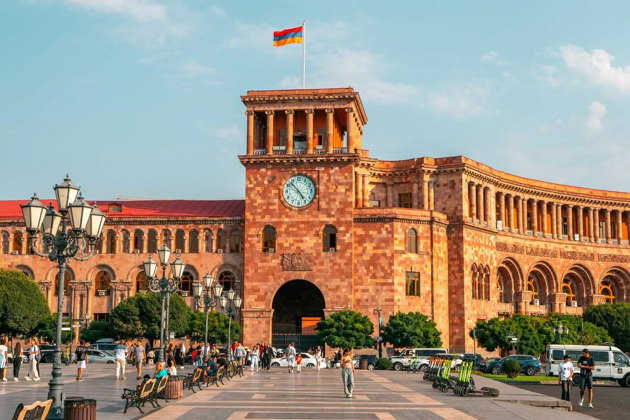 Фото - экскурсия: Путешествие из Еревана к озеру Севан: от розового города до голубых вод