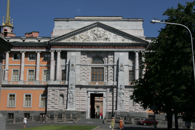 Фото экскурсии - Тайны и загадочные истории мистического Петербурга на персональной автомобильной экскурсии - 5