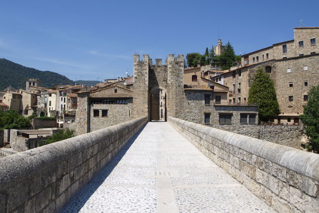 Фото экскурсии - Рыцарский Бесалу, музей Дали в Фигерасе и испанская Венеция - 5